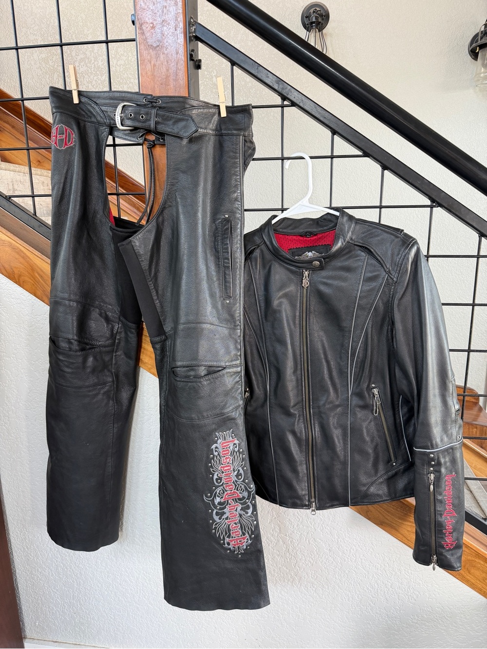 Harley Davidson Black embroidered  Leather  Motorcycle Jacket & Chaps Set L